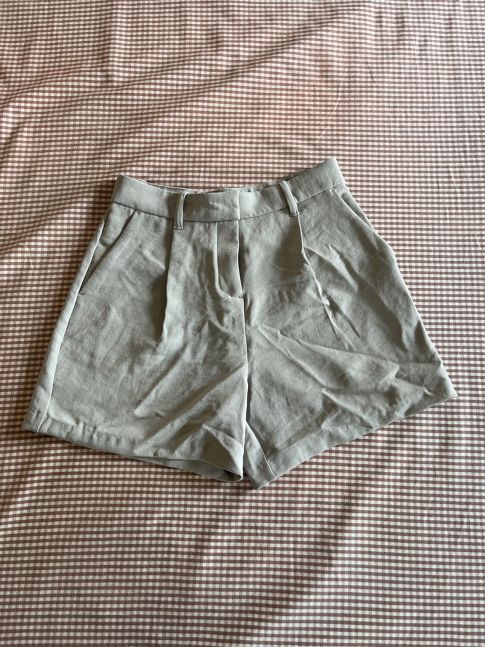 Abercrombie High-Waist Light grey tailored shorts
